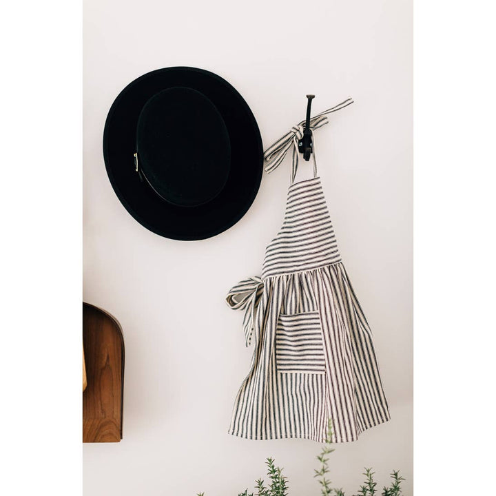 the childs apron by millstream home 4