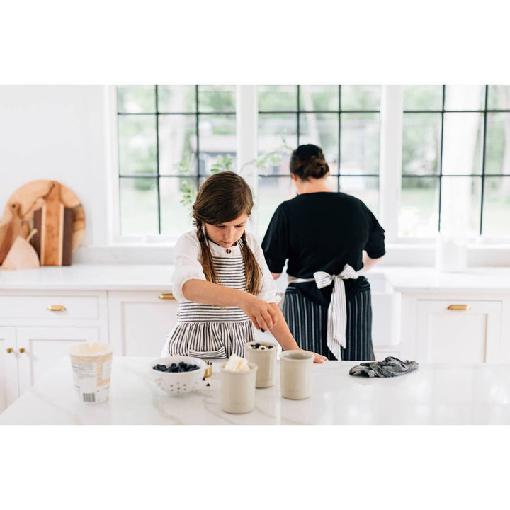 the childs apron by millstream home 9