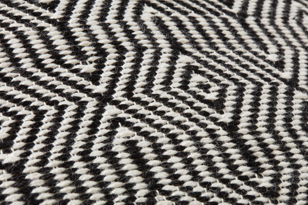 Black / White Pillow Alternate Image 2