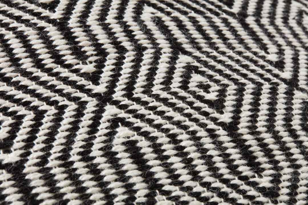 Black / White Pillow Alternate Image 2