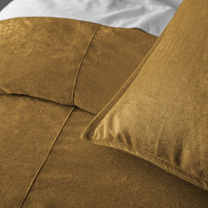 Juno Velvet Gold Bedding 2