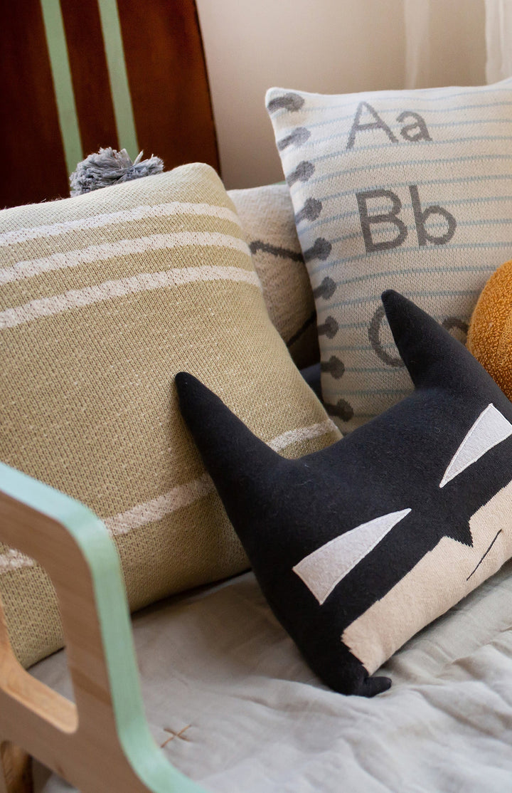 knitted cushion duetto by lorena canals sc duetto olv 8
