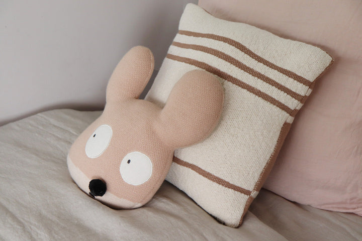knitted cushion duetto by lorena canals sc duetto olv 22