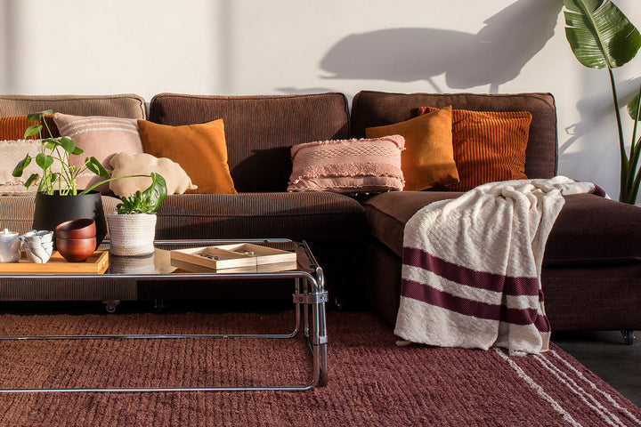 knitted cushion duetto by lorena canals sc duetto olv 25