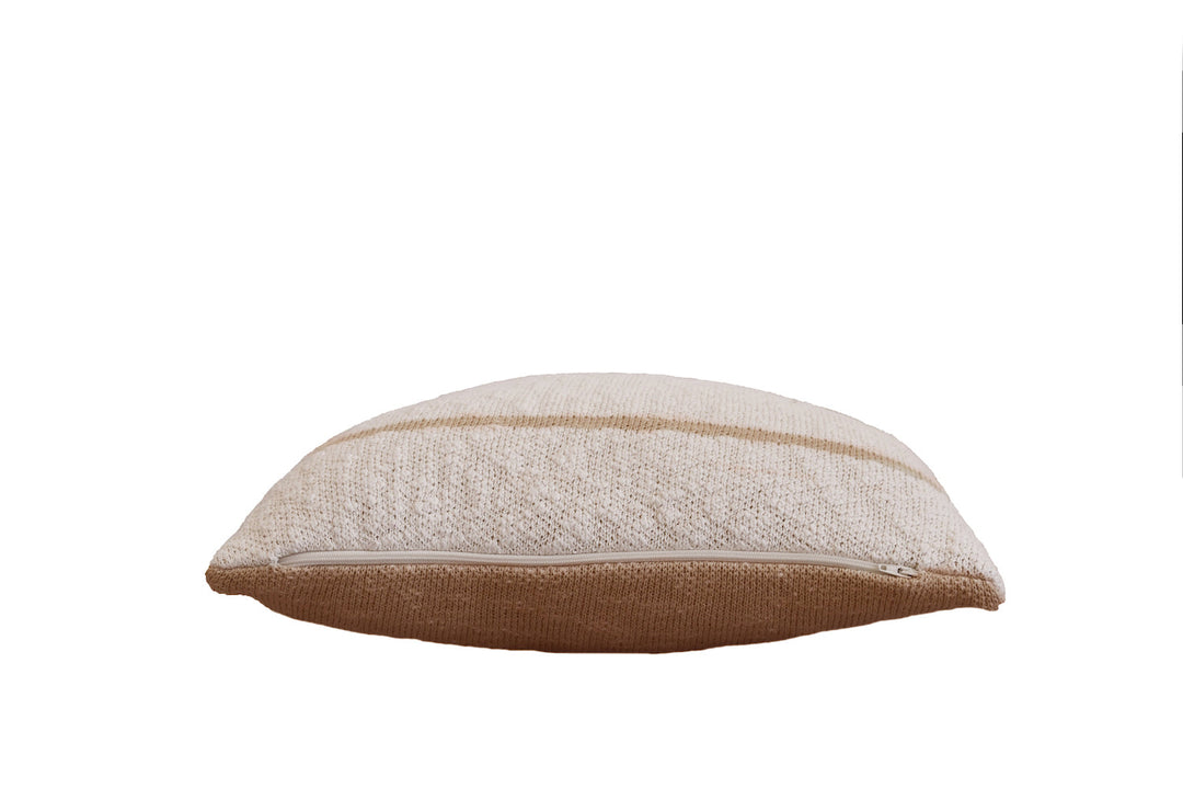 knitted cushion duetto by lorena canals sc duetto olv 15
