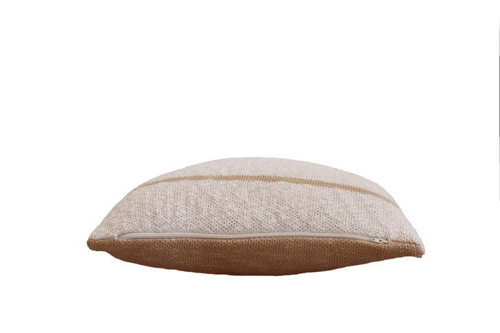 knitted cushion duetto by lorena canals sc duetto olv 15