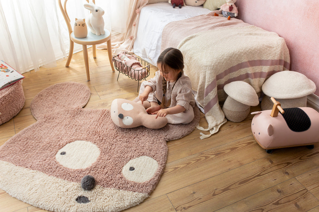 Miss Mighty Mouse Knitted cushion 14