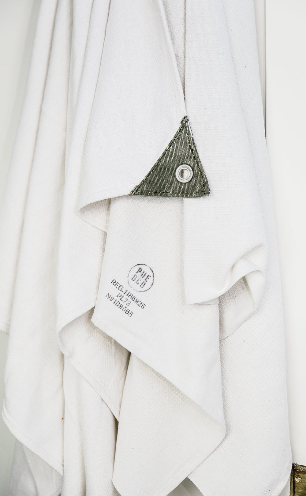 cotton towel with vintage eyelet 14