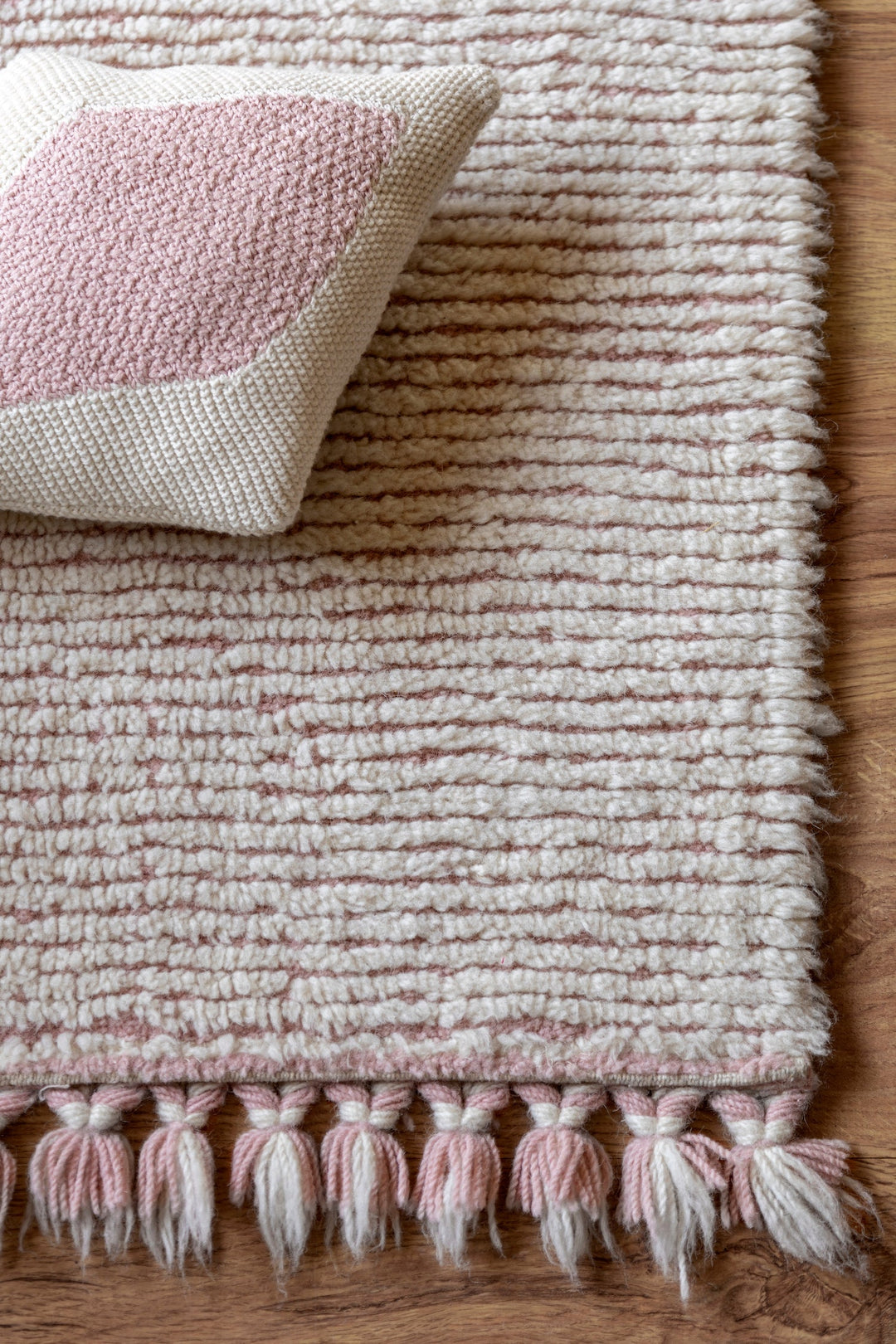 koa pink woolable rug by lorena canals wo koa pk s 10