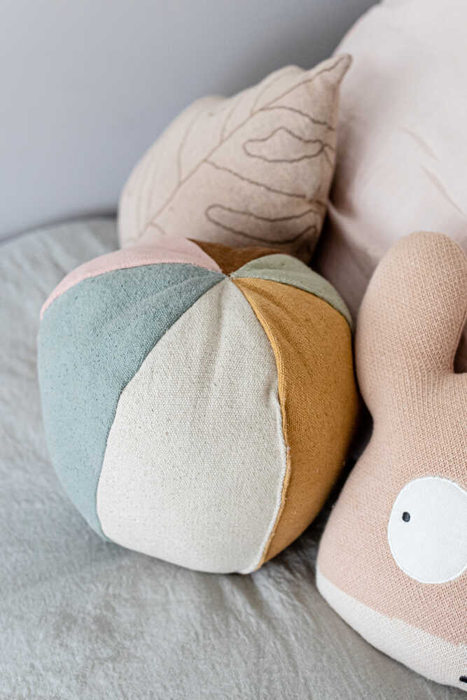 Ball Cushion 8