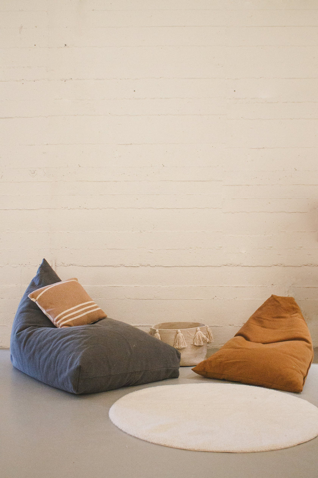 Cleo Pouf Lorena Canals P Cleo Bsg 24
