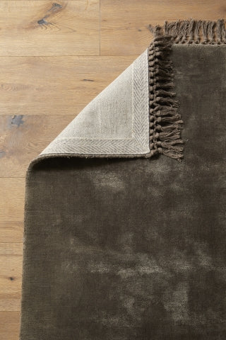 noble warm grey carpet with fringe 2