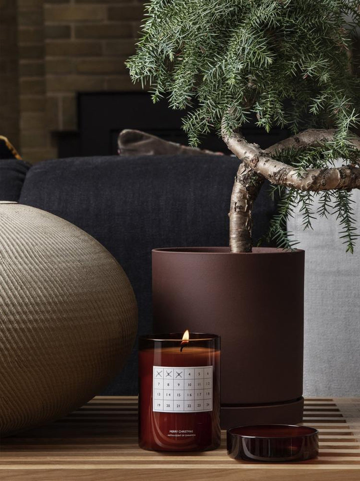 Scented Christmas Calendar Candle in Various Colors