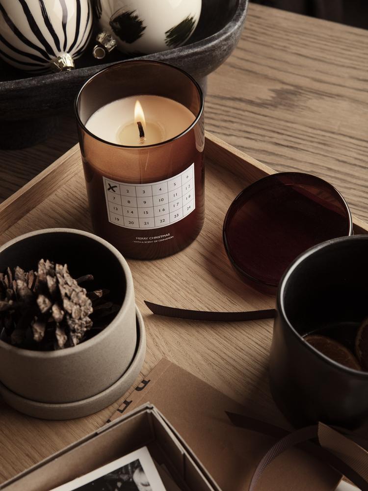 Scented Christmas Calendar Candle in Various Colors
