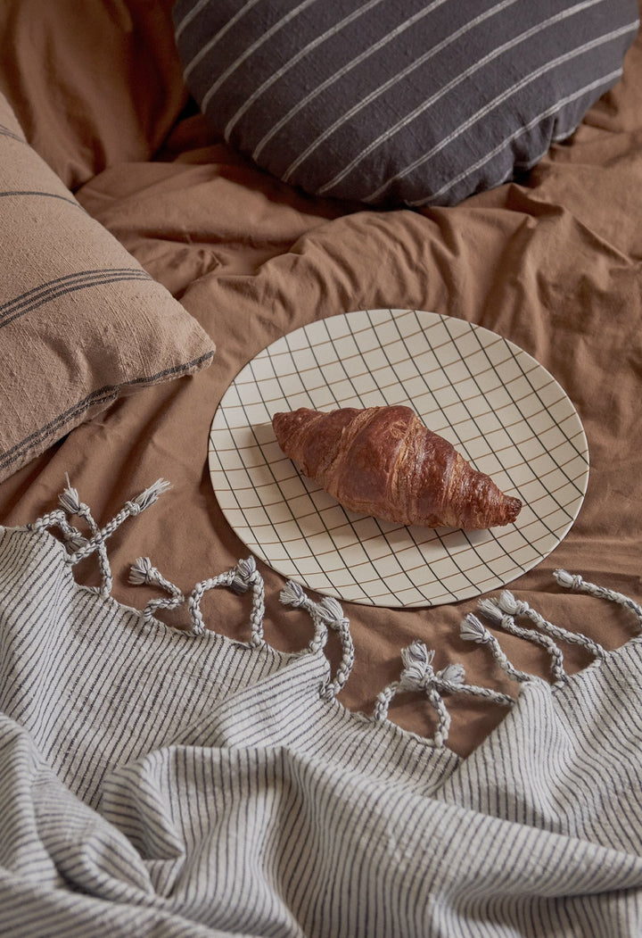 Gobi - Stripe Bed Cover - White / Anthracite