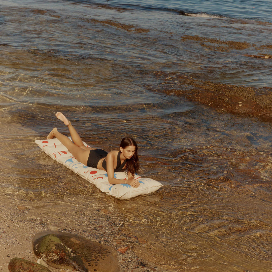 Vintage Lie On Nostalgica